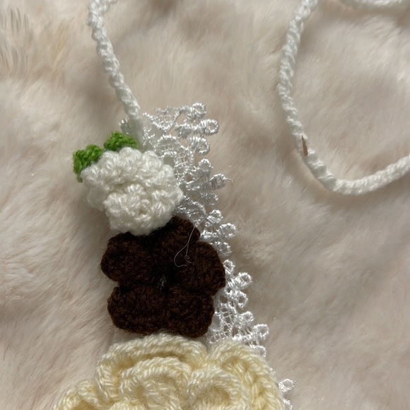 No brand . Made by hand . Color white cream and brown - Picture 3 of 5